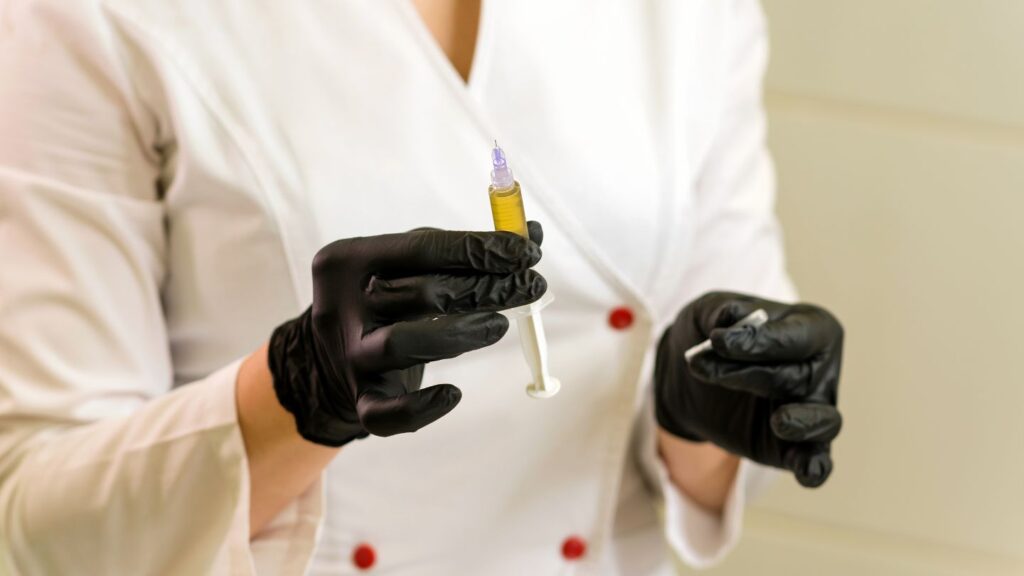 PRP Injection vs Stem Cell: Choosing the Best Option for Pain Relief